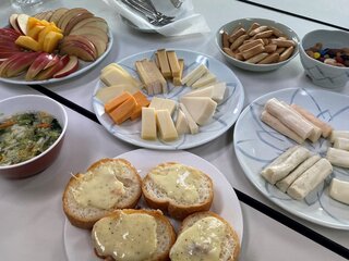 「一度に沢山の種類のチーズを味わえて嬉しい」と好評