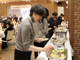 チーズ料理13品のバイキング
