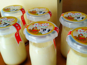 （写真）しべちゃ牛乳と卵黄で作った濃厚なとろりんプリン